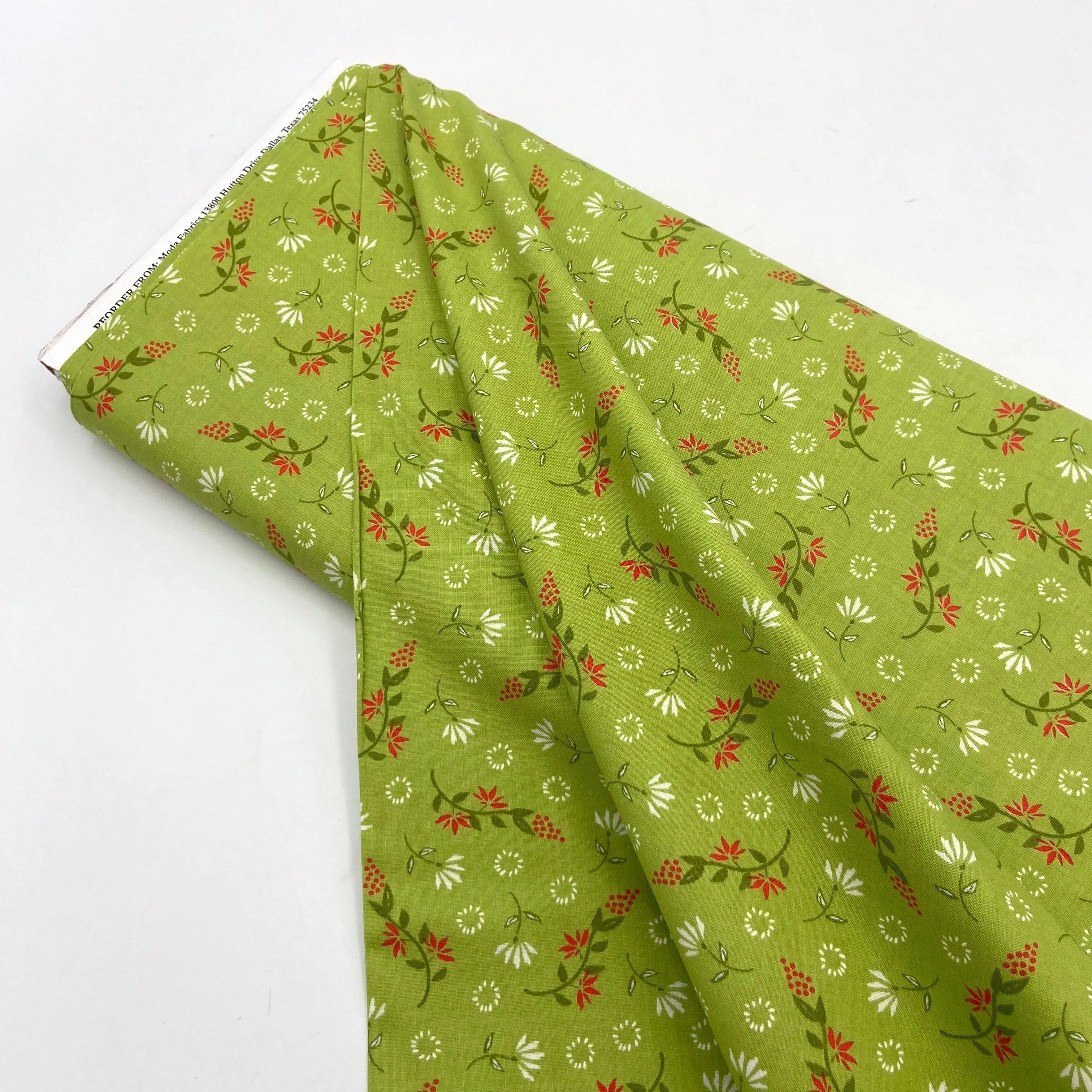 Branch Toss Green | Harper's Garden | Quilting Cotton