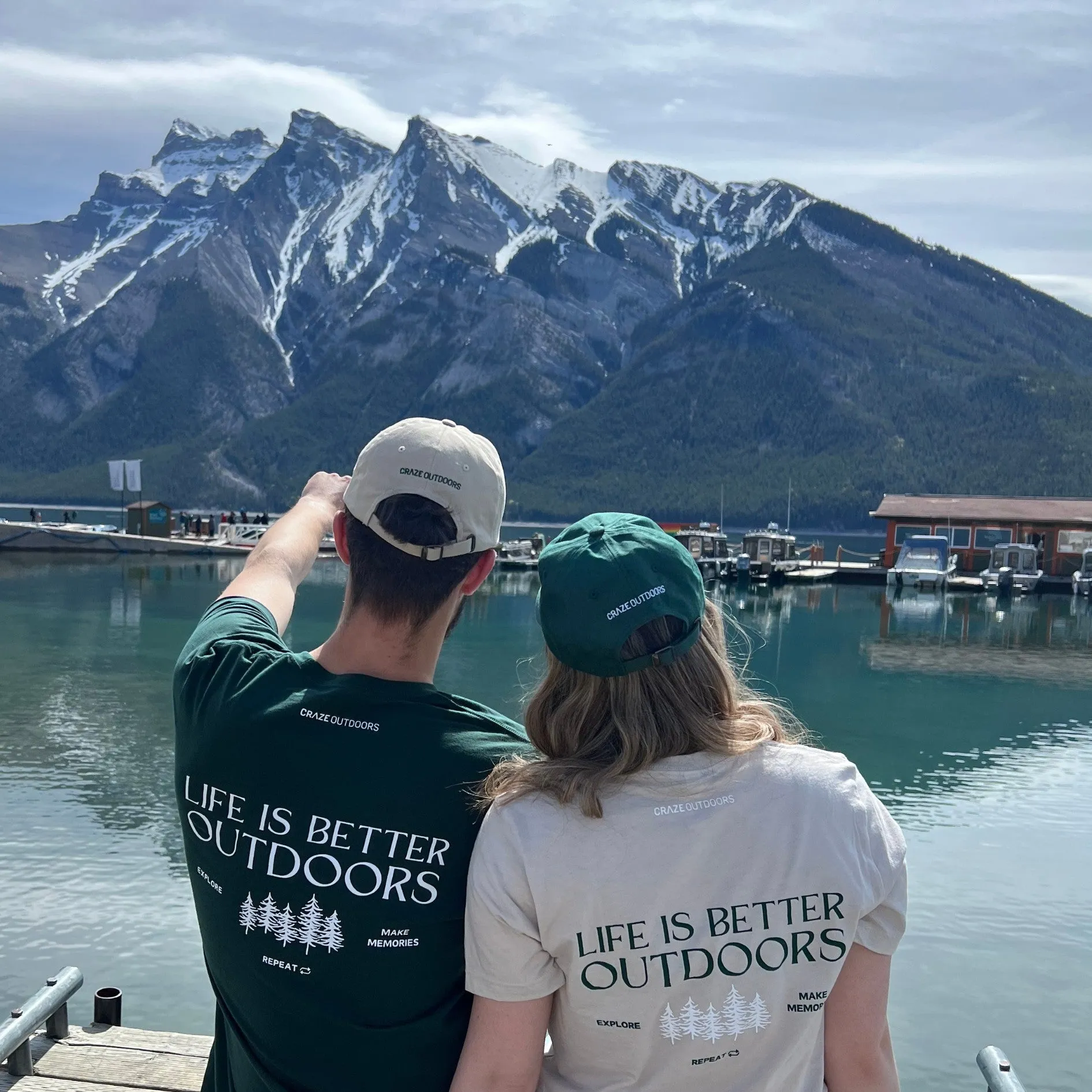 Outdoors Club Tee - Heather Dust